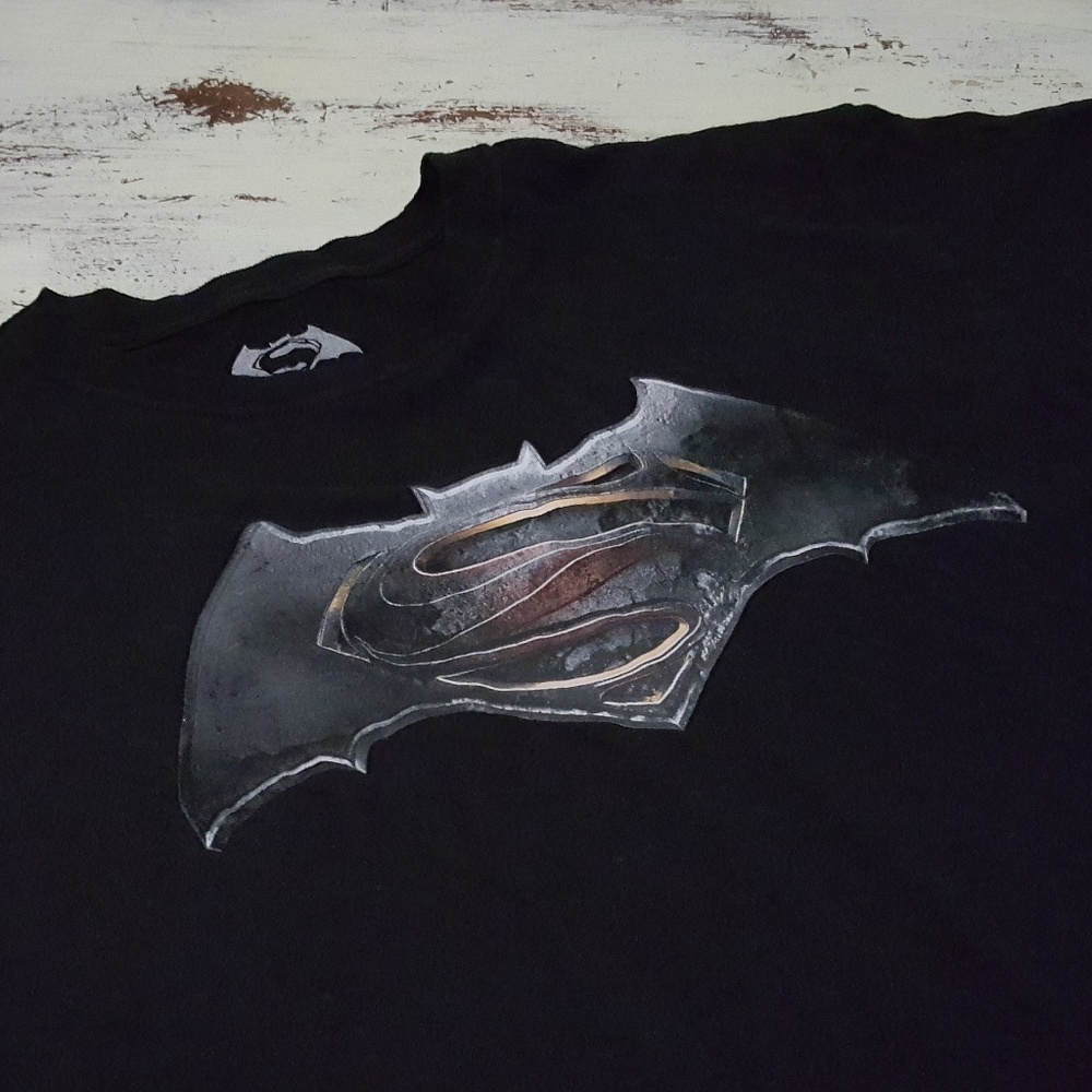 Batman vs Superman Dawn of Justice Large T-Shirt
